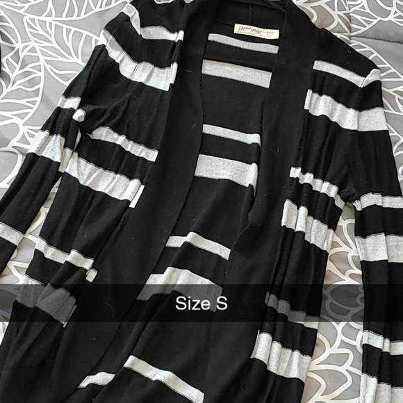 Cardigans - Picture 3 of 5